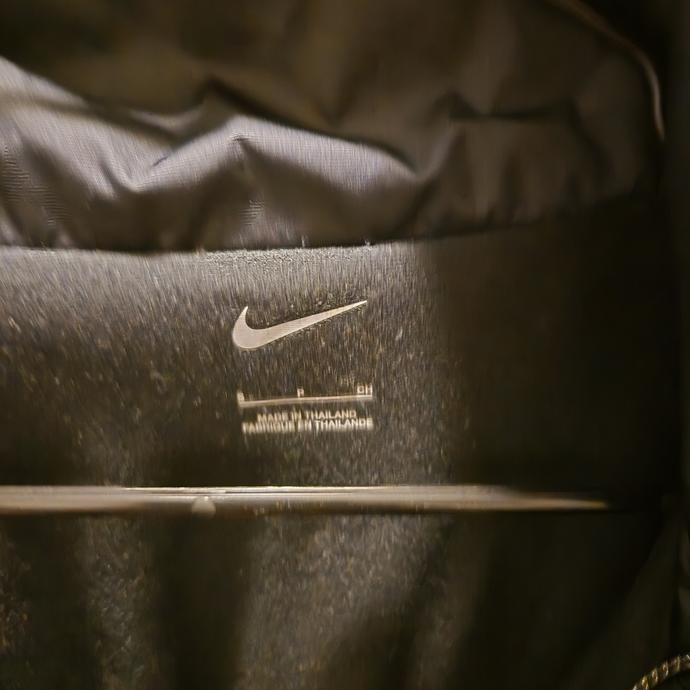 Nike Black Raincoat with Red Accents - Picture 5 of 5